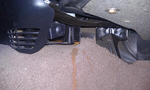 98 F150 5.4L Leak behind engine-j0mazow.jpg