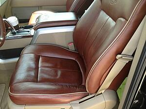 Scuff and cracks on Chaparral 2010 KR seat-pwbd7l.jpg