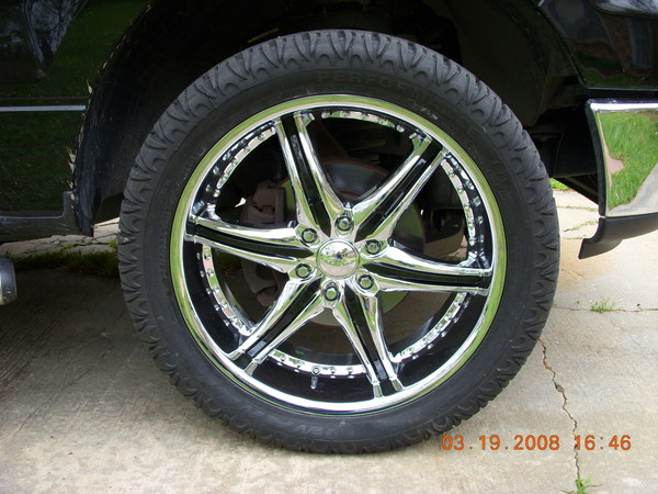 Could I get a pics of trucks with 305/40/22 tires - F150online Forums