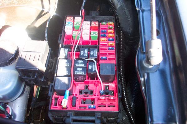 Looking for wiring diagram under hood fuse box for efan ... towing 2004 ford f 150 fuse diagram 