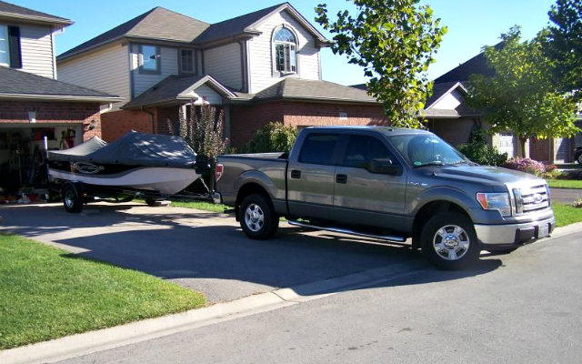 TRUCK YOU! F-150 XLT SuperCrew & Boat for Waterskiing