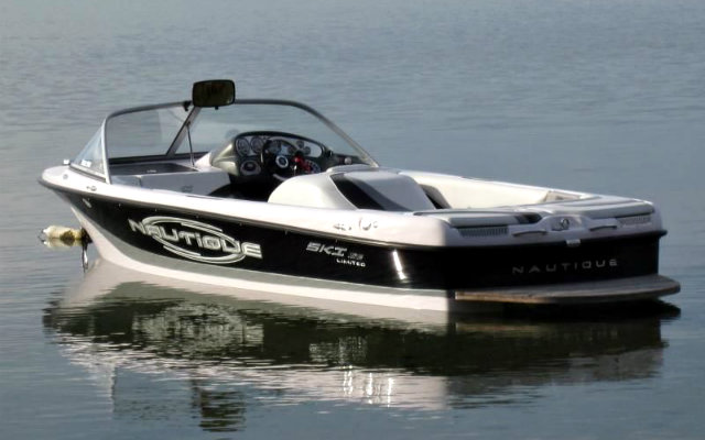 2005 Nautique Boat