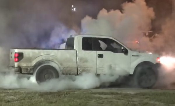 TIRE SMOKIN’ EcoBoost F-150 Burns Out in the Dirt