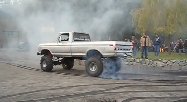 TIRE SMOKIN’ 1979 Ford Truck Roasts Huge Mud Tires