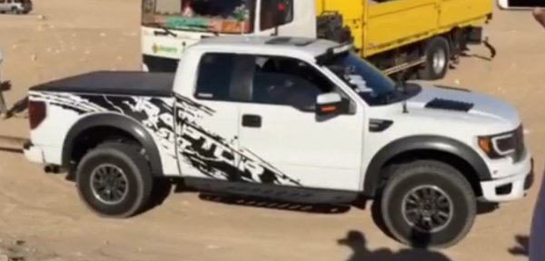 TRUCK PULLIN’ Raptor Pulls a Stuck Semi in Kuwait