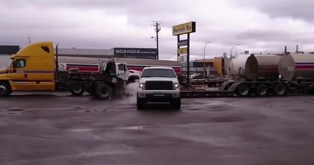 TIRE SMOKIN’ Ford F-150 Gets Drifty in Tight Quarters