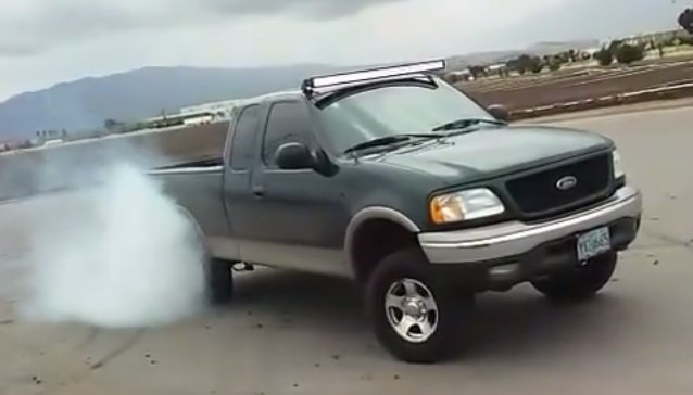 Here’s How You Make a Quick, Smoky Ford F-150 Burnout