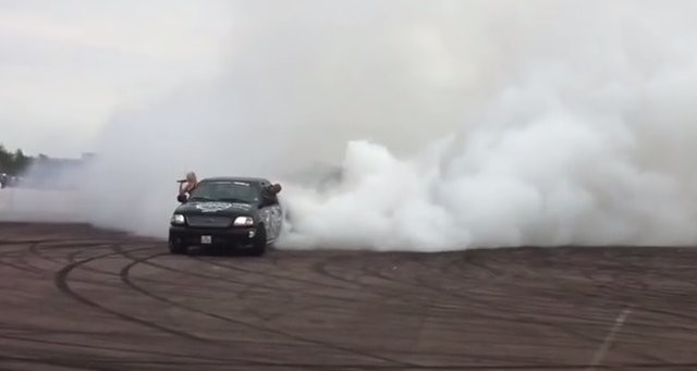 TIRE SMOKIN’ Ford F-150 Gumballer Goes Burnout Crazy