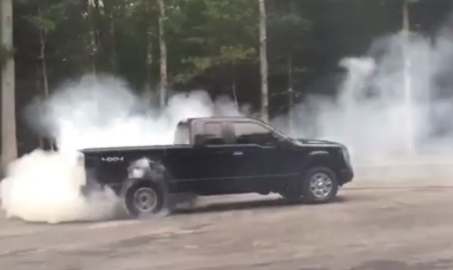 TIRE SMOKIN’ 2011 Ford F-150 Cookin’ Up Donuts