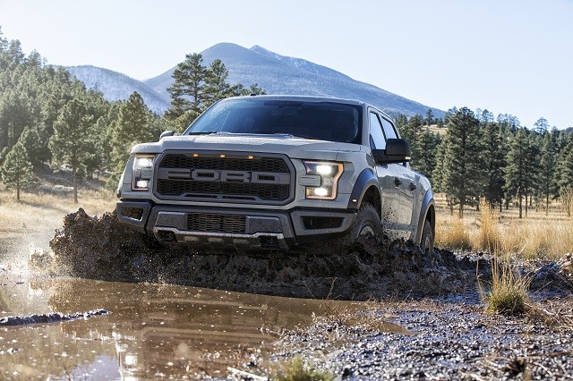 2016 NAIAS: Ford Shows Off the Production Version of the 2017 F-150 Raptor SuperCrew