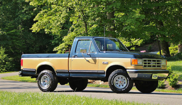 Check Out This Pristine 1988 Ford F-150 V8 4X4