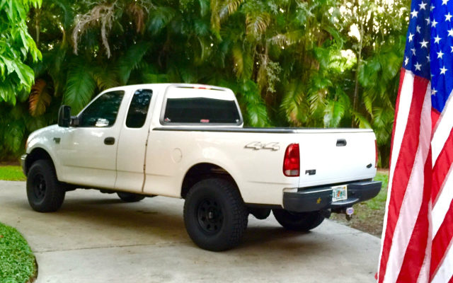 MY RIDE! White Knight 2004 Ford F-150 Heritage XL