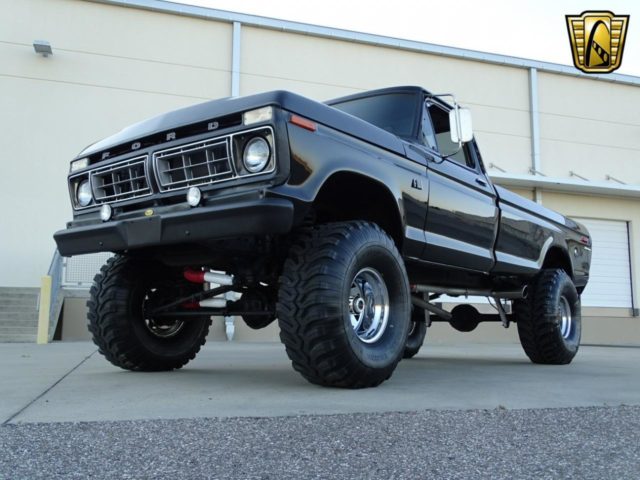 FAVORITE FORDS: 1976 F-100 is a Blacked-Out Trail-eater
