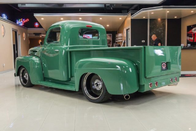 1948 Ford F-1