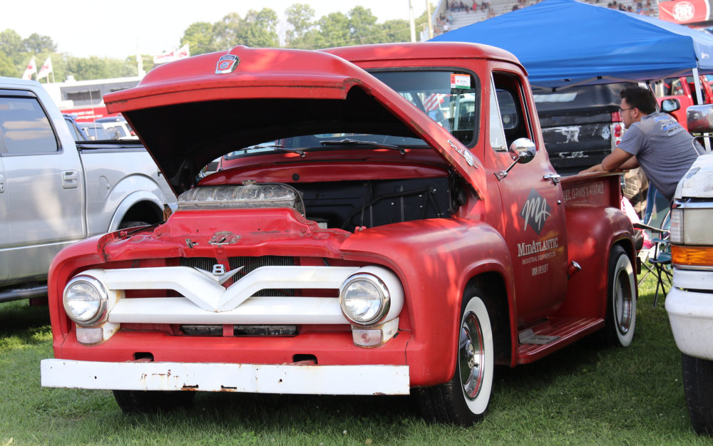 Red Ford F-1