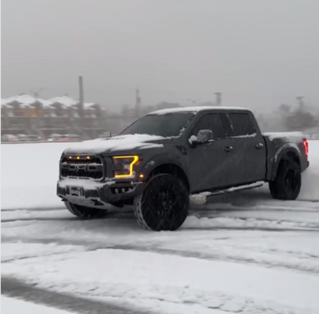 F-150 Raptor snow drift