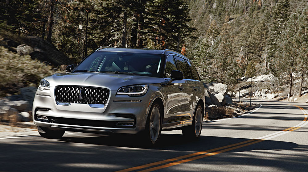 Lincoln Aviator Front Road