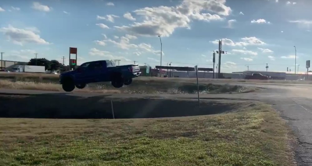 Jumping Ford F-150 Raptor