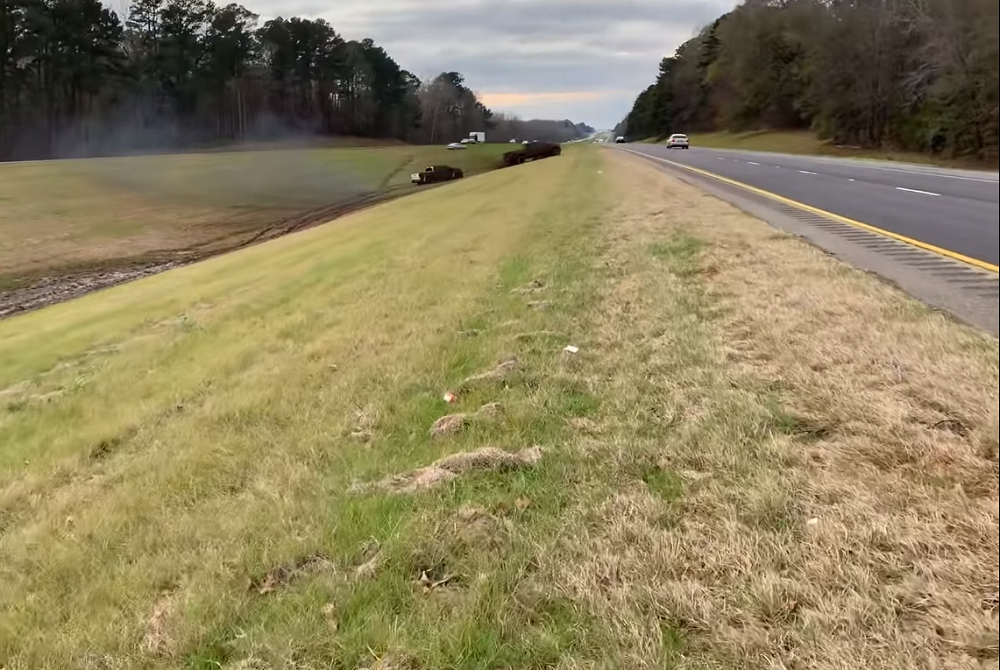 f150online.com Lifted F-350 Dually Yanks Toyota Tundra Out of the Muck