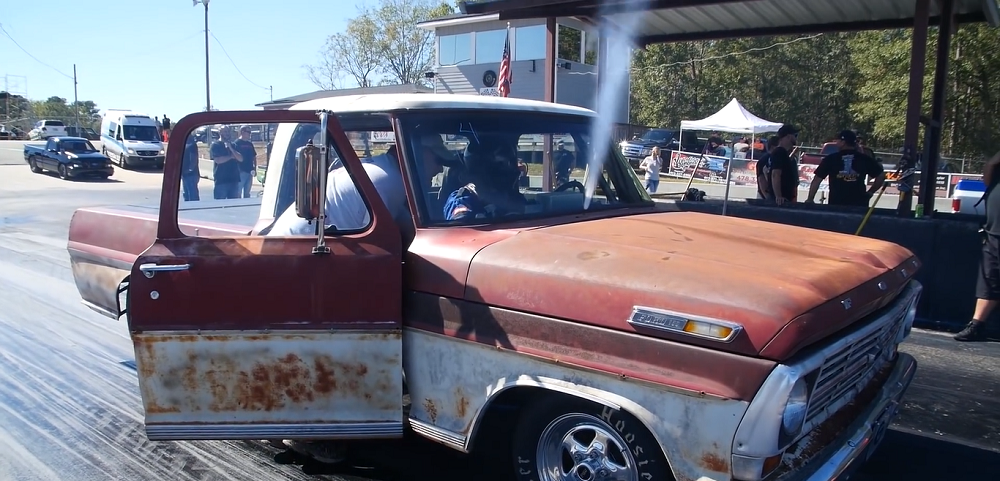 f150online.com Nitrous-Pumping Ford F-100 Pops a Wheelie Off the Line