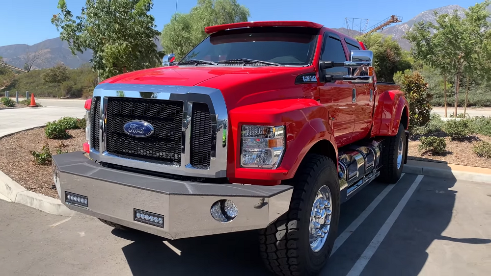 Ford F-650 Instantly Makes Anyone King of the Road
