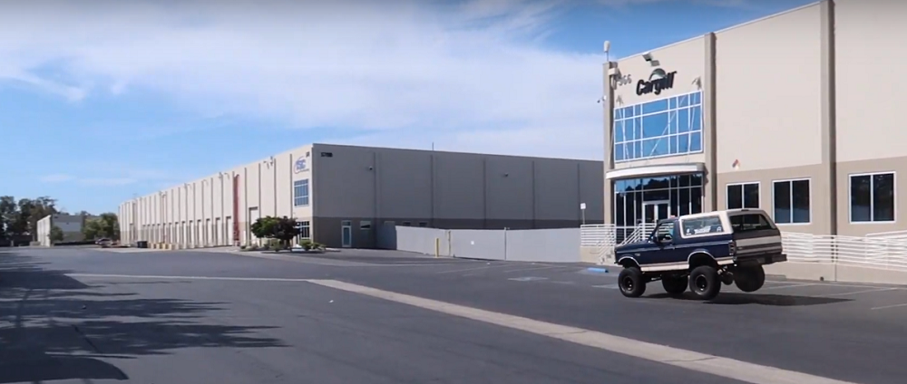 f150online.com Gutsy Bronco Driver Flies Off the End of a Loading Dock!