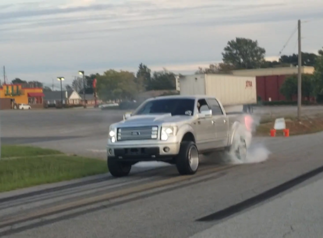 f150online.com Trio of Ford Trucks Leaves Burnout Marks All Over a Street