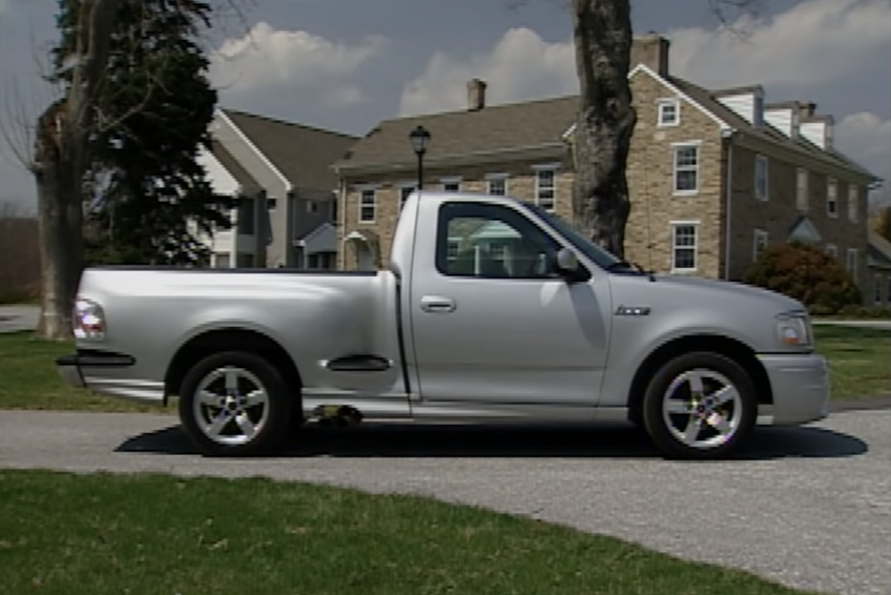 f150online.com 2001 Ford F-150 SVT Lightning Makes Us Miss 2000s