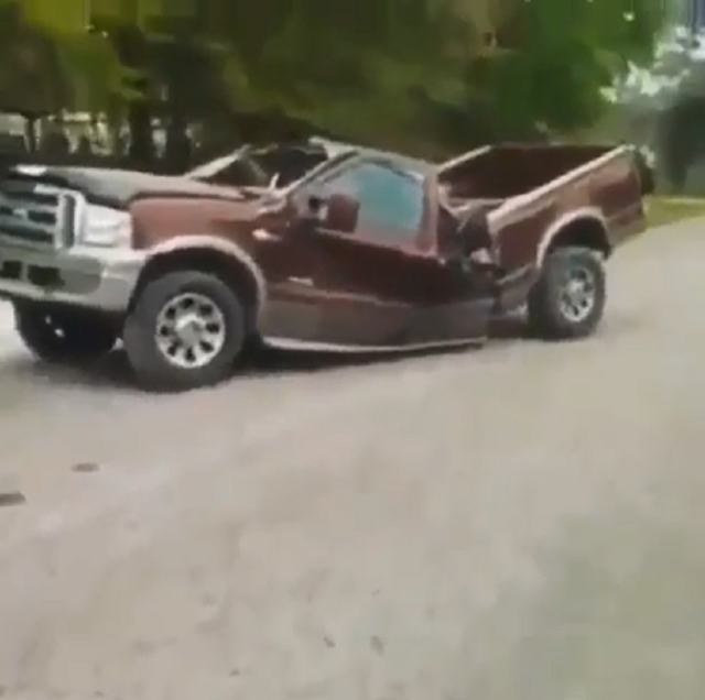 f150online.com Ford Super Duty King Ranch is Bent in Half, But It Still Runs