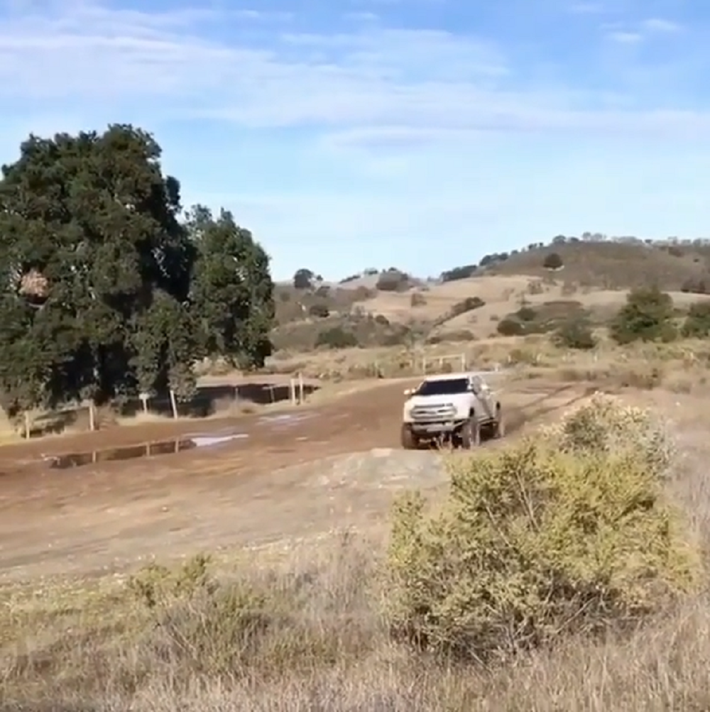 f150online.com Regular 4X4 Super Duty Does Its Best Raptor Impression