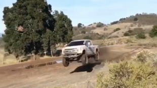 f150online.com Regular 4X4 Super Duty Does Its Best Raptor Impression